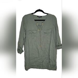 Ellen Tracy M Caper Green 100% LINEN Roll Tab Sleeve High Low Women’s Blouse